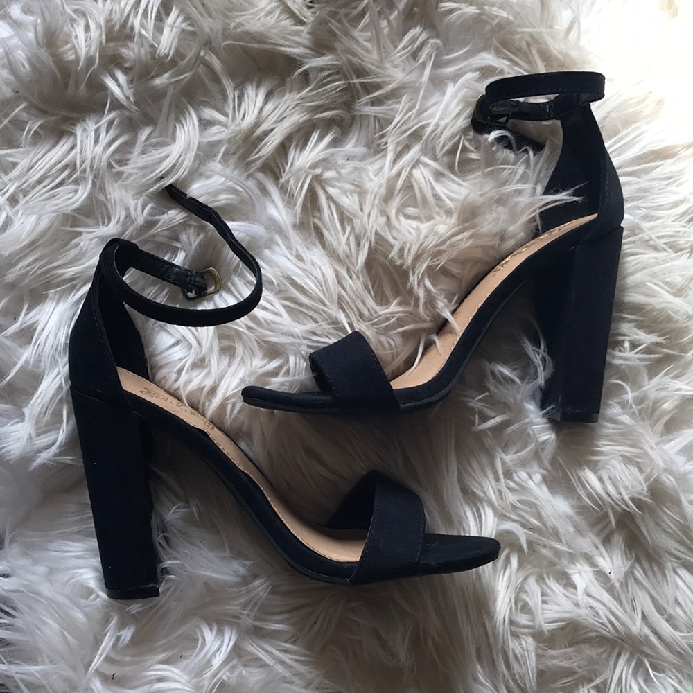 Black strapped chunky heels